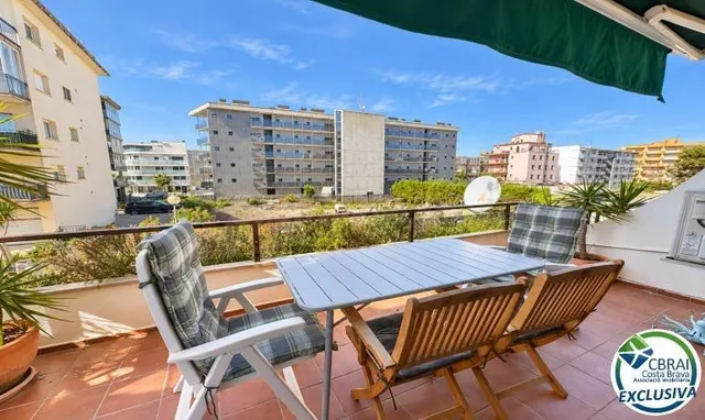 Amplio estudio con terraza y licencia turística a 80 metros  - foto 5