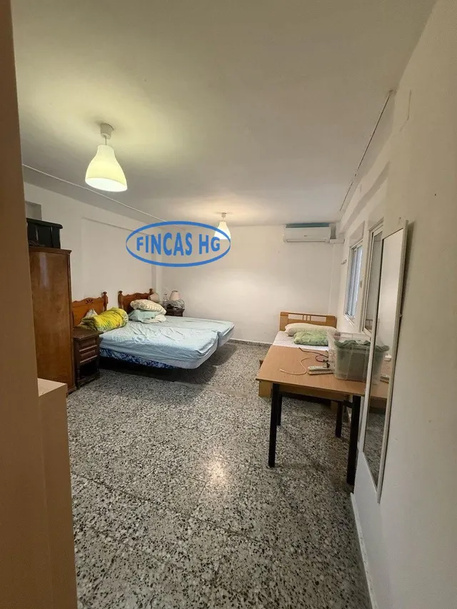 Amplio y luminoso piso reformado ubicado en el barrio de Carolinas junto a la Plaza Castellón — 23