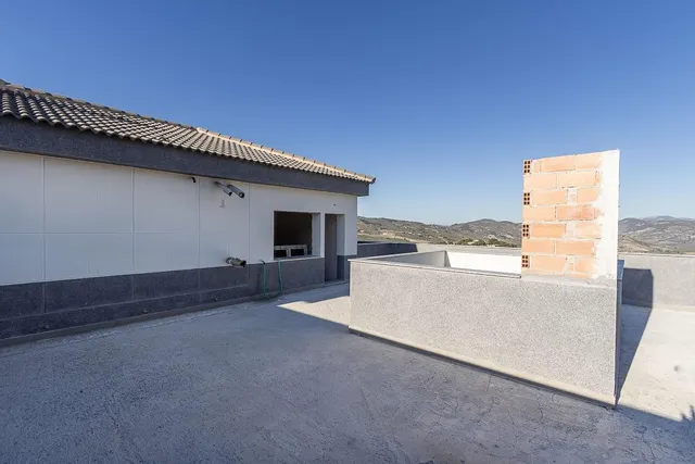 OBRA NUEVA EN LOJA — 15