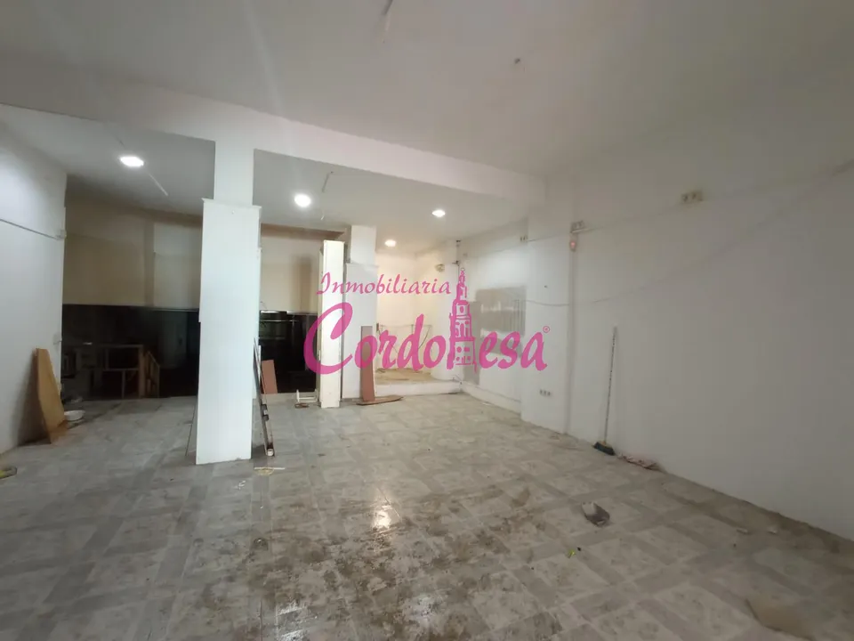 LOCAL COMERCIAL EN ZONA CRUZ CONDE