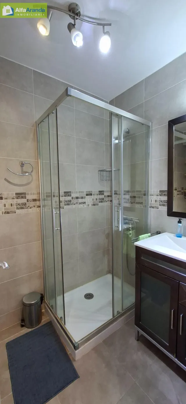 Piso reformado con patio privado en el centro de Aranda de Duero — 11