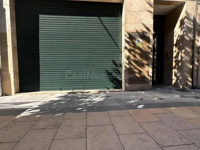 Magnífico local comercial en el corazón del puerto de Cambrils — 2