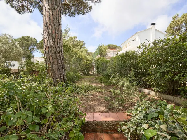 El encanto de Serra Brava: casa con jardín, terrazas y acceso independiente a la planta superior — 32