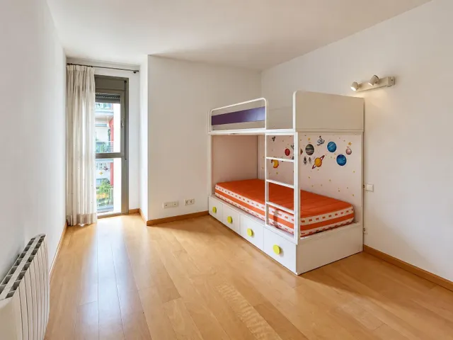 Alquiler de amplio piso 3 habitaciones con terraza, piscina, parking y trastero en Palma — 12