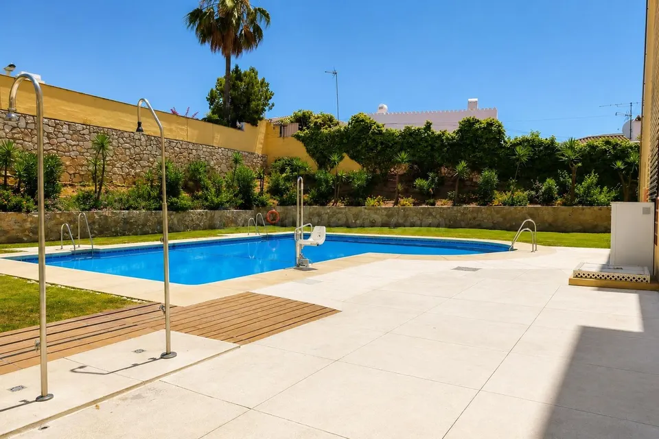 AMPLIO PISO EN VENTA EN CALLE MOLINO DE VIENTO, FUENGIROLA