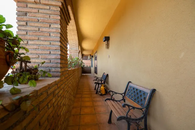 CHALET DE ENSUEÑO EN URB. VIÑA DEL REY, OTURA — 50