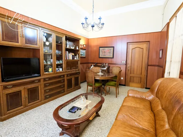 Edificio en venta en Garriguella - foto 4