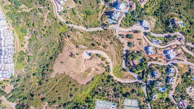 Solar para construir 7 villas de lujo de 500m2 cada una (16122m2 solar) 3547m2 edificables — 6