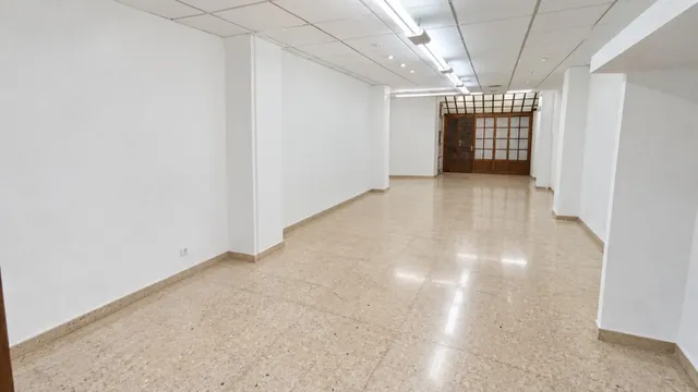 Local comercial de 482 m2 en alquiler junto al mercado de ruzafa – ideal para supermercado — 32