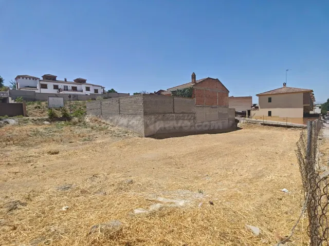 TERRENOS URBANOS EN LACHAR — 2