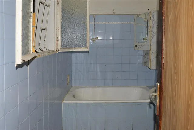 Casa adosada de 4 dormitorios con terraza para reformar en Algeciras — 10