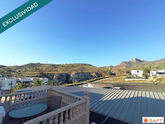 Exclusivo adosado con piscina y terraza — 29