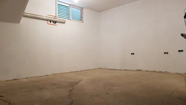 VENTA DE GARAJE CERRADO — 2