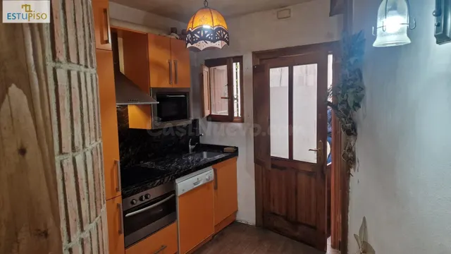 Encantadora Casa de 3 Plantas (20+20+20 m2) Centro de SALINI