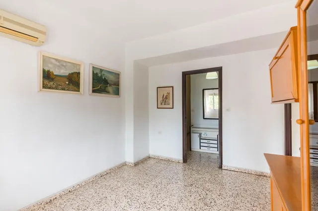 Amplio piso en venta para reformar en el Barrio del Carmen, Murcia — 14