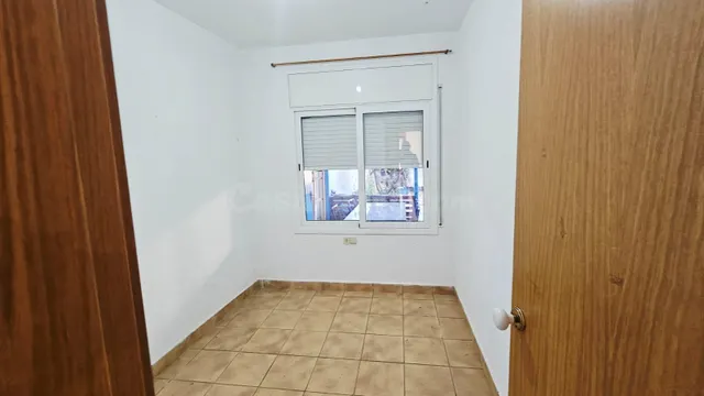 CASA PLANTA BAJA CON 2 VECINOS CON JARDÍN - foto 2