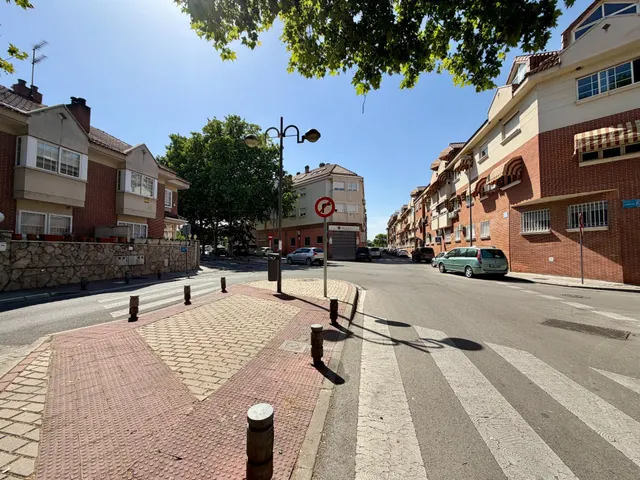 Casa / Chalet adosado en venta en Calle la Coruña, Leganés — 41