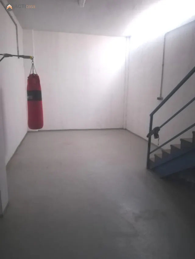 LOCAL COMERCIAL EN VENTA — 9