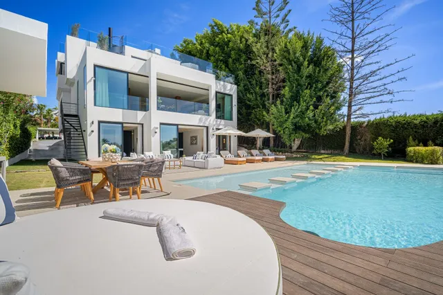 Villa 6 habitaciones 789m² en venta - Los Naranjos — 46