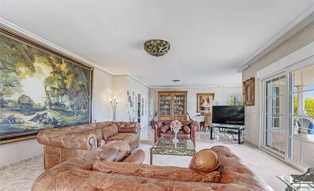 SE ALQUILA UNA VILLA EN ALTEA - foto 4