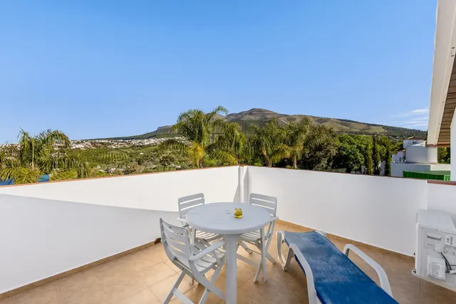 Chalet 6 habitaciones 336m² en venta - Costa del Sol — 28