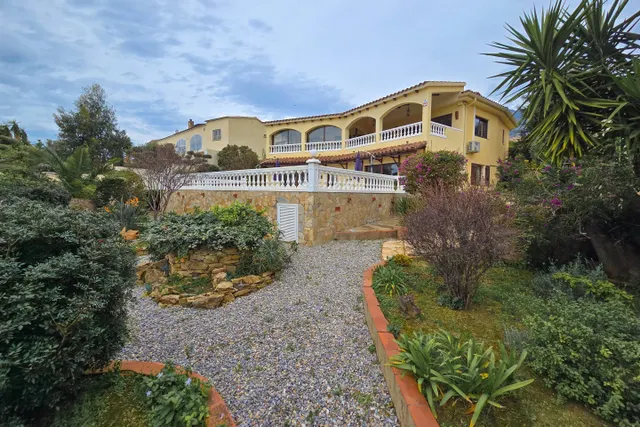 Exclusiva Casa en Mas Fumats con Vistas a la Badía de Rosas — 40