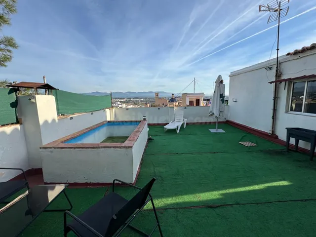 CASA CON EXCELENTES VISTAS, GARAJE Y TERRAZA CON PISCINA — 3