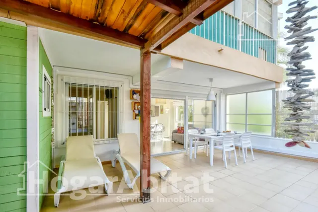 Reformado con terraza y licencia turística junto al mar — 9