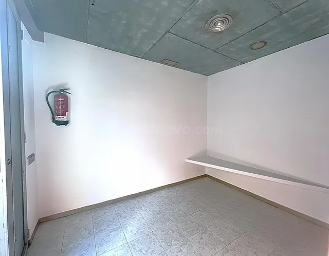 LOCAL EN VENTA a LA CREU ALTA ideal.: DESPATX - CONSULTA - O - foto 3