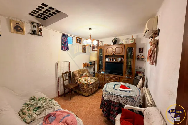 CASA INDEPENDIENTE EN VENTA EN ENGUIDANOS — 7
