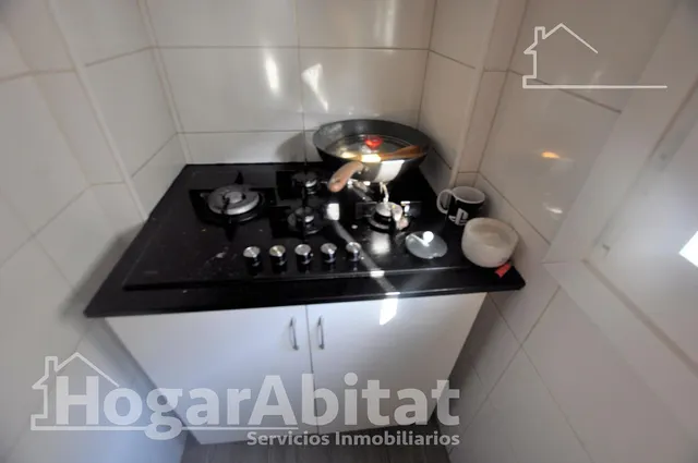 REFORMADO Y ACOGEDOR CON DOS BALCONES CERCA DE AV. DEL TÚRIA — 11
