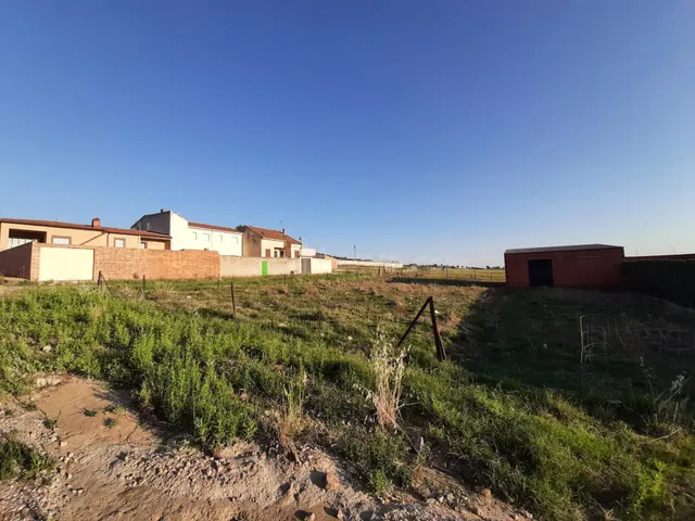 Solar en Sierra de Fuentes - foto 2