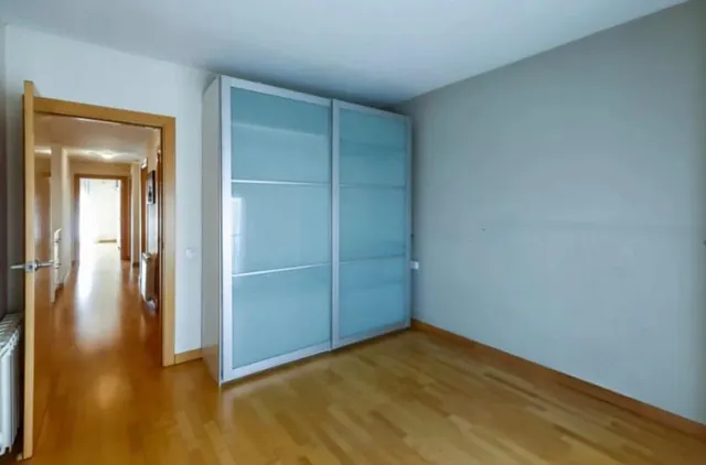 ÁTICO DÚPLEX CON TERRAZA, PARKING Y TRASTERO EN EL CORAZÓN DE SABADELL. — 17