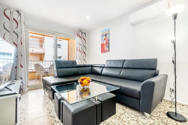 Apartamento con terraza, Alicante, Torrevieja, Playa del Cura. 3 habitaciones, 72 m2, 130 metros del mar — 5