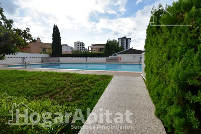 EXTERIOR CON PISCINA, GARAJE Y TERRAZA A SOLO 200 M DE LA PLAYA — 36