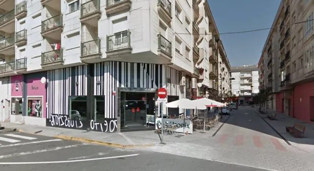 BAJO COMERCIAL EN CALLE PEATONAL 150M2 - foto 3