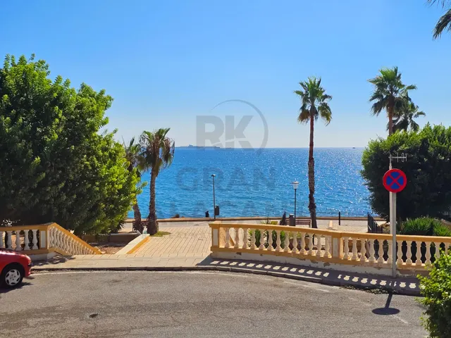 Bungalow con terraza de 25 m2 y vistas a Tabarca a 200 m del mar — 24