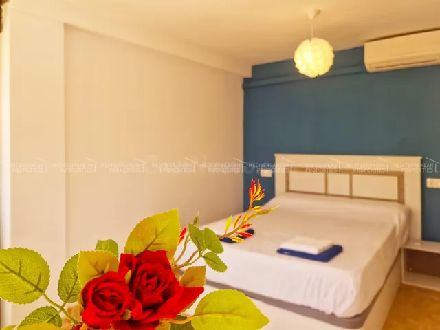 Piso en Venta con Vistas al Mar en Playa Levante, Benidorm — 5