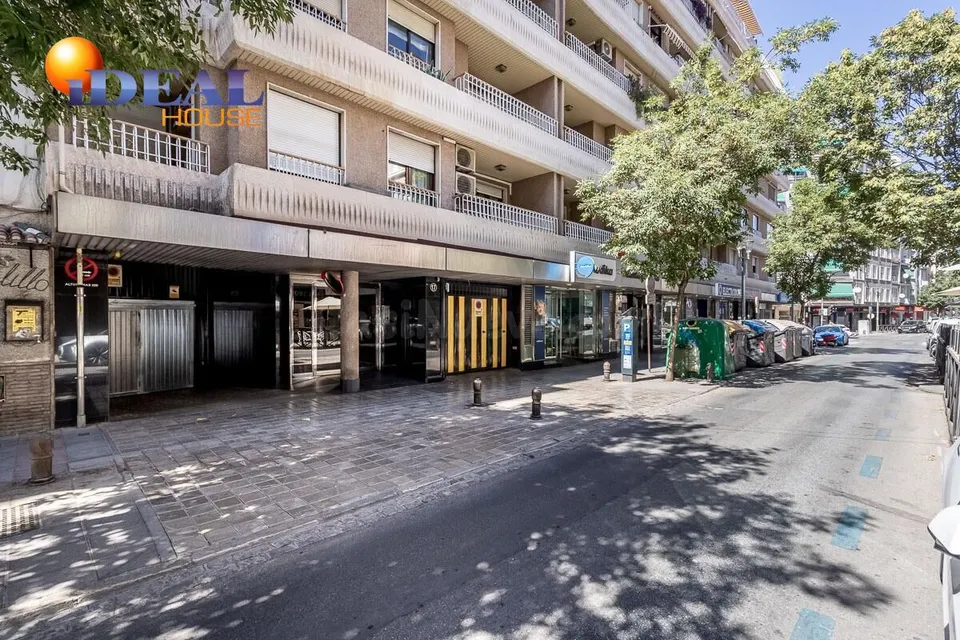 PLAZA DE GARAJE JUNTO A RECOGIDAS