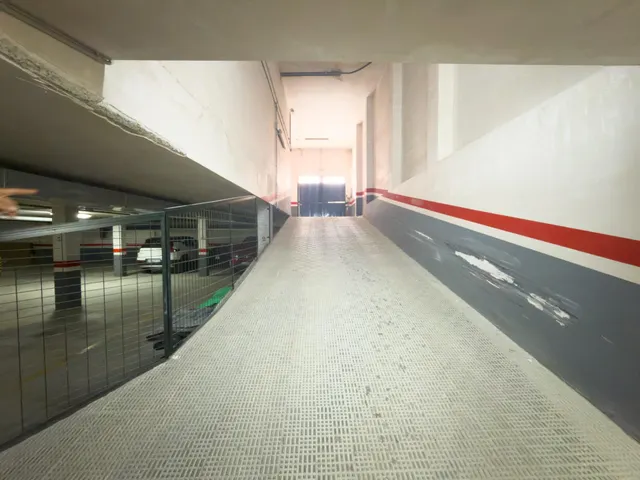 Plaza de garaje en Cieza (zona piscina cubierta) — 4