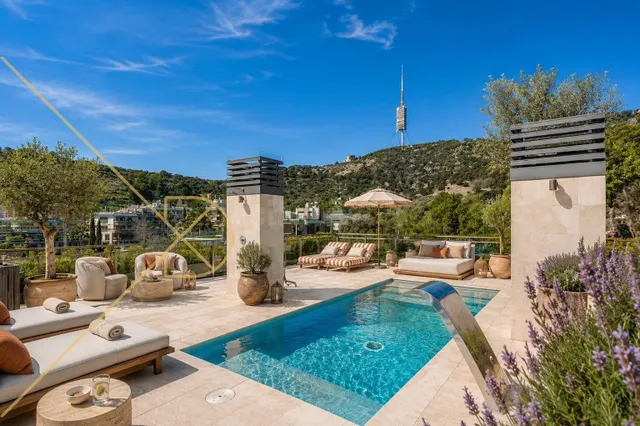 Exclusivo Súper Ático de Lujo con Piscina Privada y Vistas P