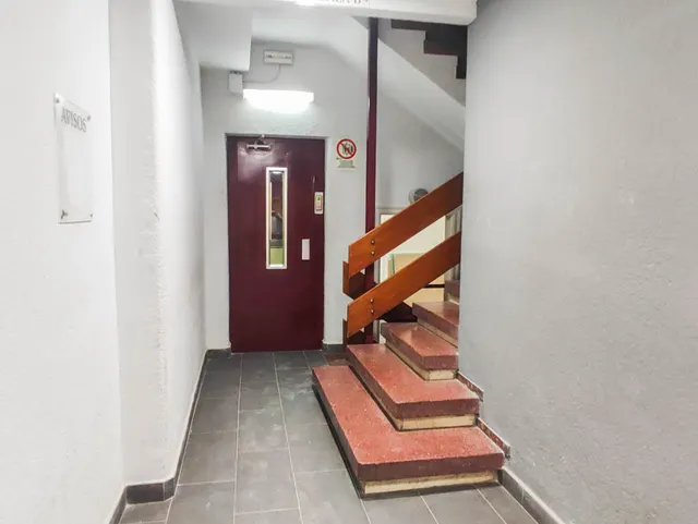 Amplio Local Comercial en Sant Antoni, Barcelona - Oportunidad de alquiler Único — 30