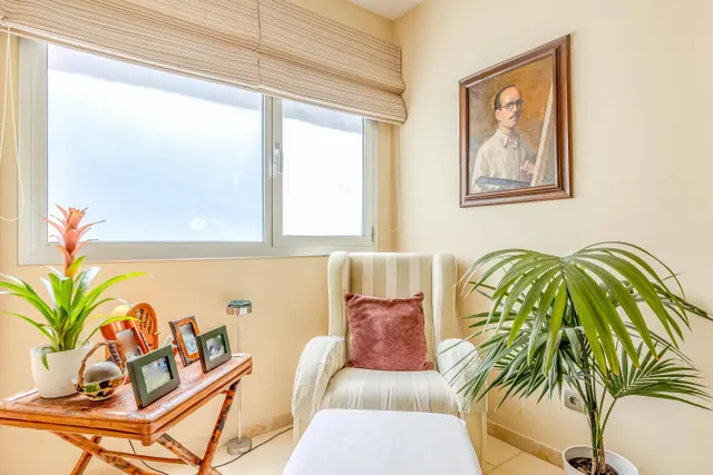 Ático de 3 dormitorios con 2 terrazas y vistas al Parque Juan Pablo II – 7 Palmas — 23