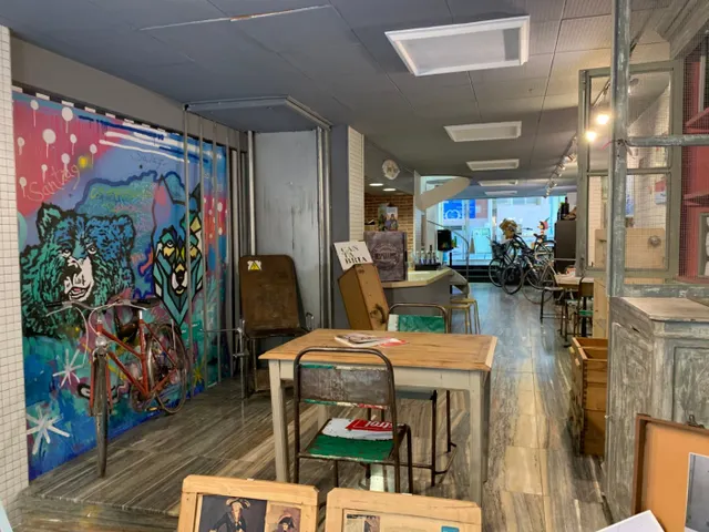 Local muy céntrico con visibilidad y en muy buen estado — 5