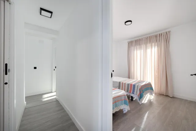 Magnifico chalet totalmente reformado con piscina propia, ideal para familias — 31