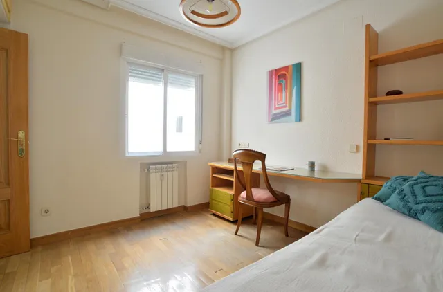 Luminosidad, tranquilidad y vistas despejadas en el barrio de Salamanca — 21