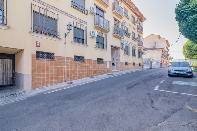 Piso, cohera y trastero en La Zubia — 4