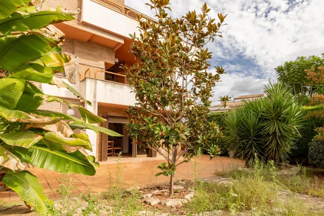Una residencia exclusiva con terrazas panorámicas en un paraíso natural. — 44