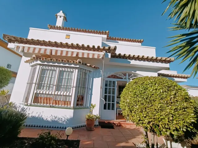 Fantástico chalet en Costa Santi Petri con piscina - foto 4