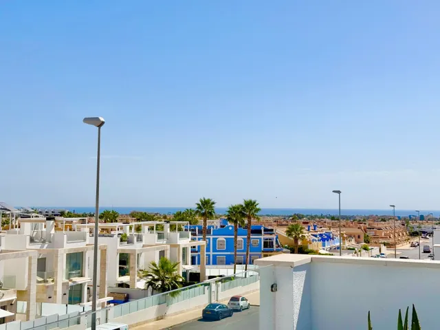 Villa 3 habitaciones 132m² en venta - Lomas de Cabo Roig — 28